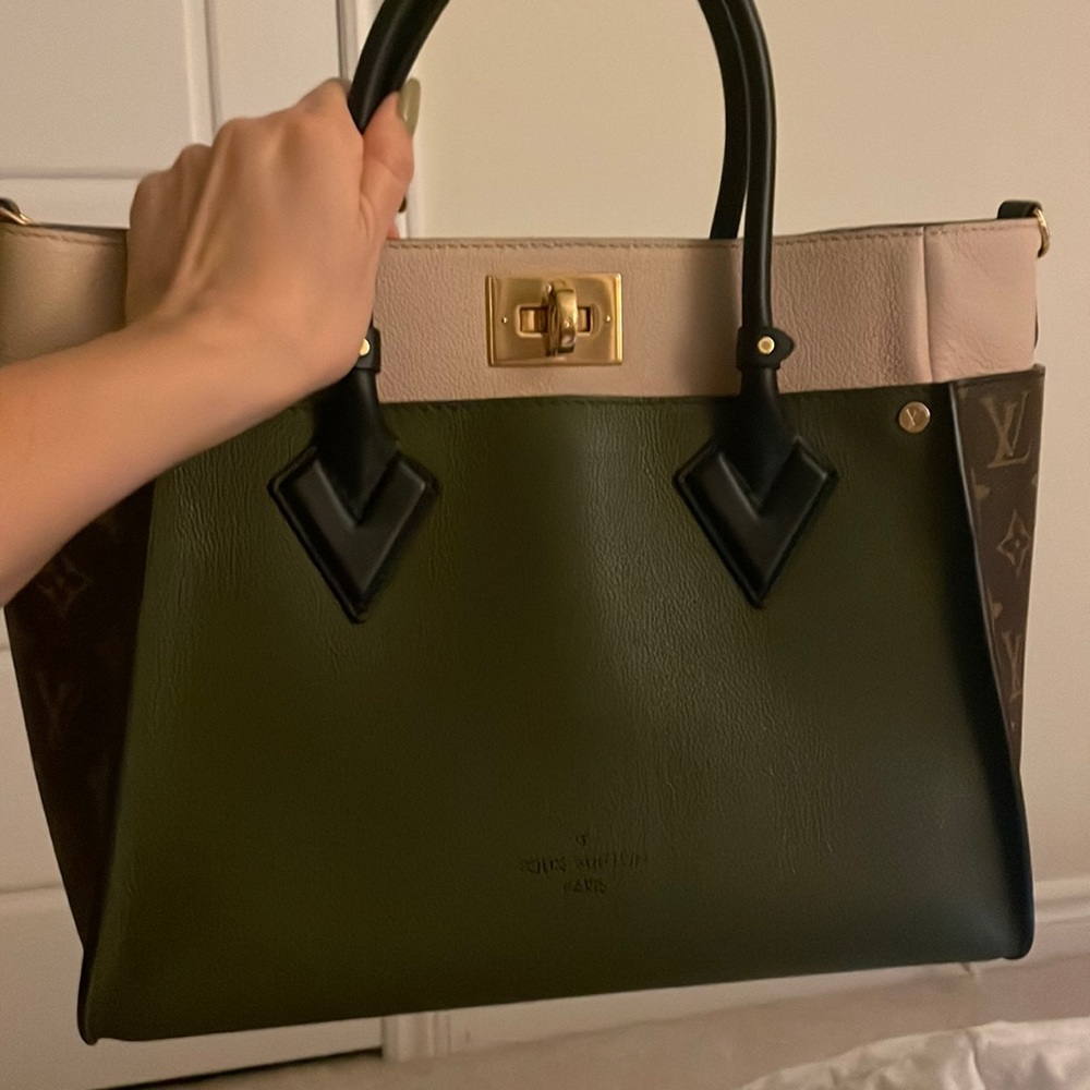 Louis Vuitton ON MY SIDE MM